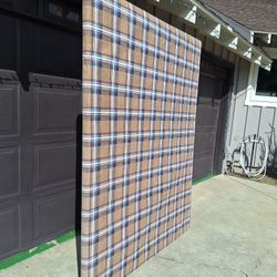 Queen Size Box Springg 