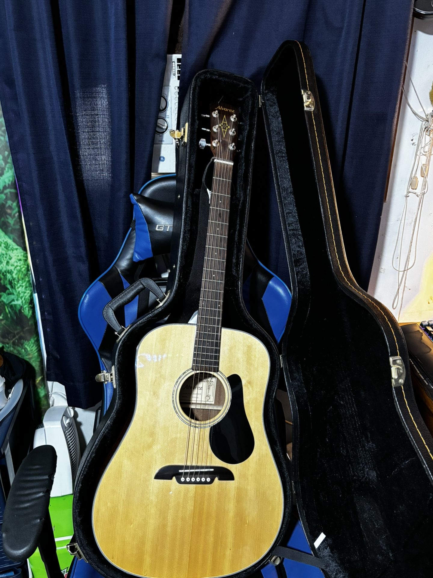 Alvarez Acoustic Guitar