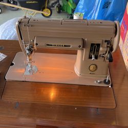 Vintage Singer Sewing Machine 301a