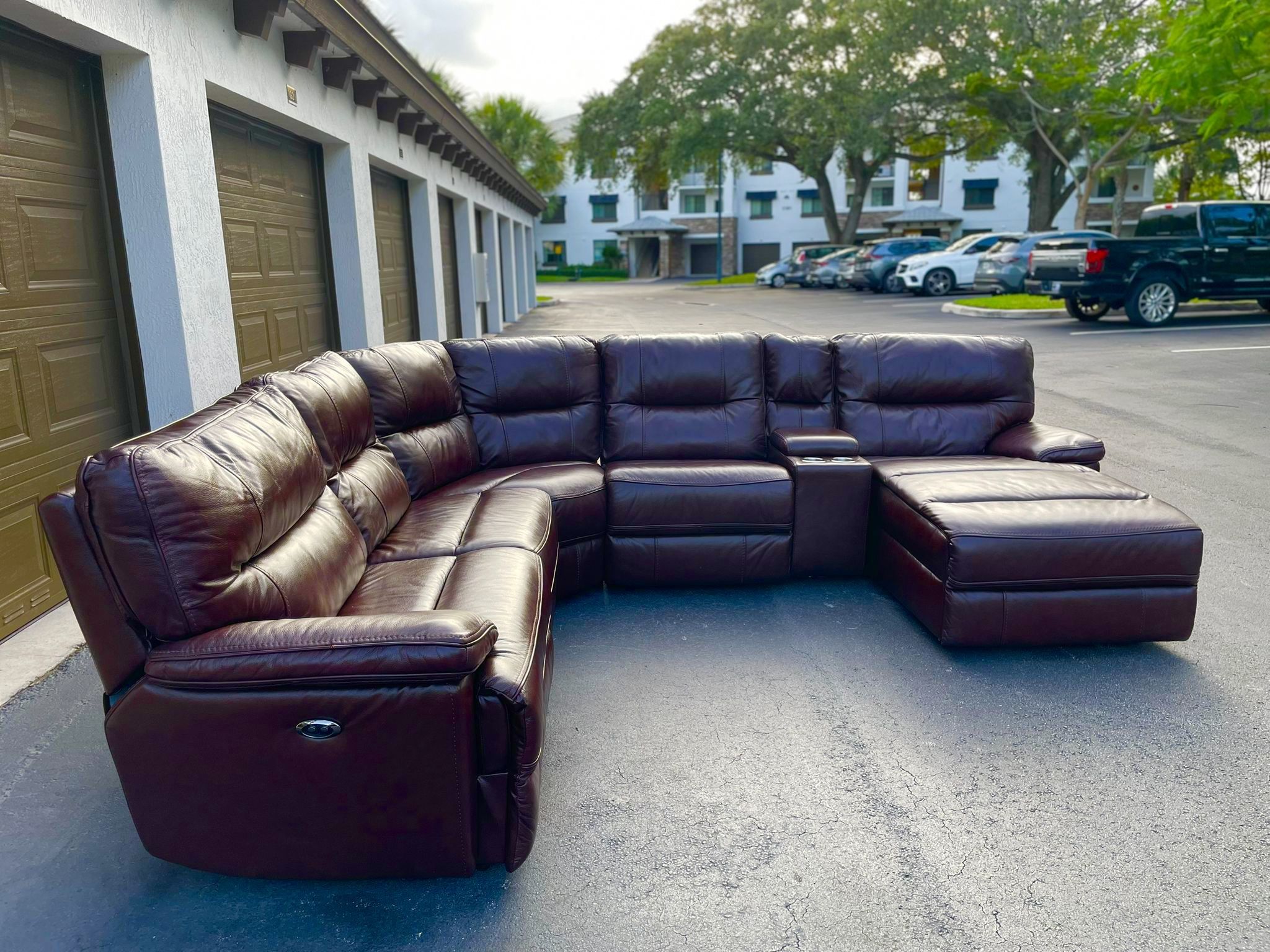 Sectional Couch/Sofa - Recliner - Leather - Brown - Delivery Available 🚛