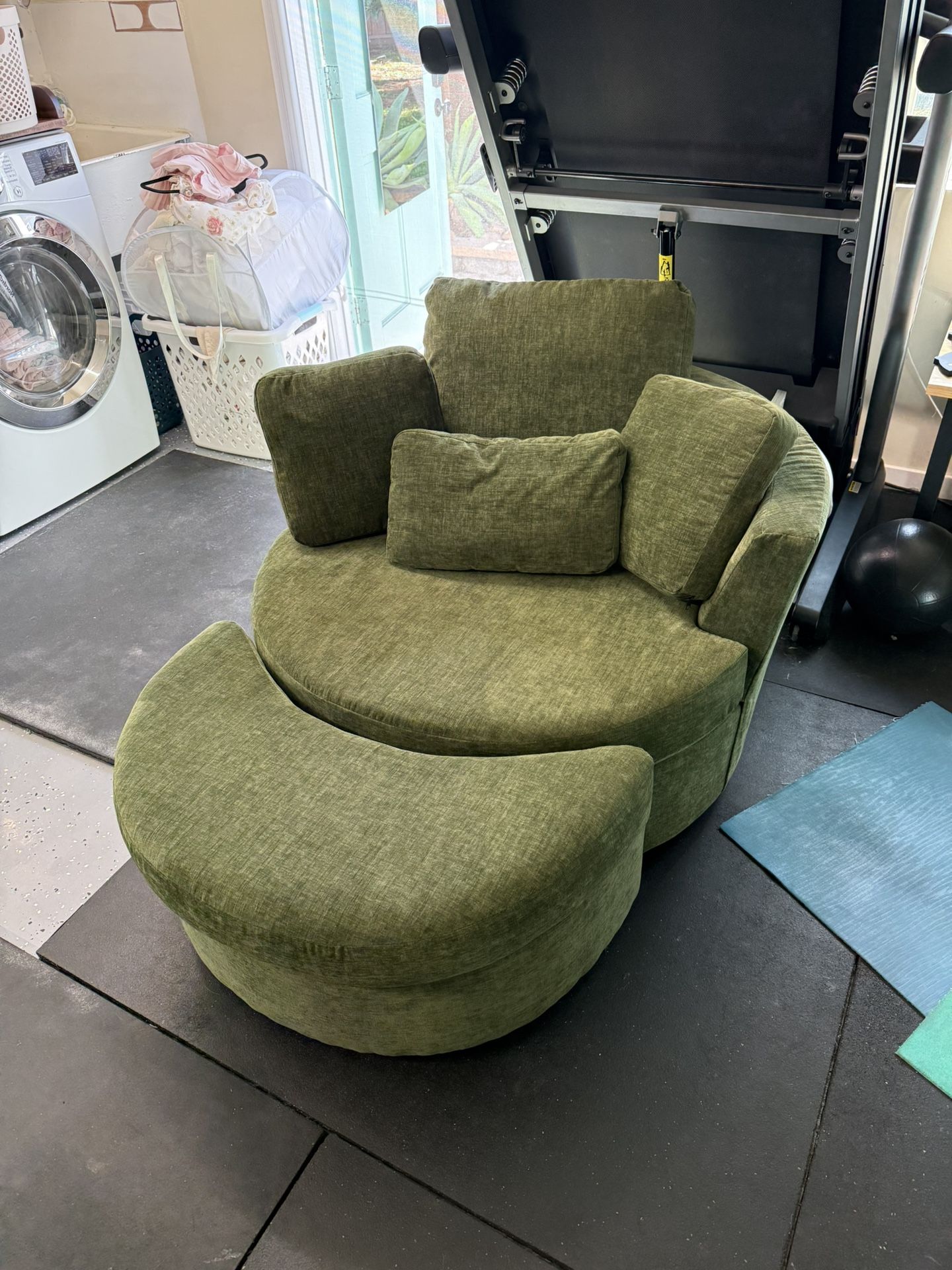 Plush Swivel Chair + Storage Ottoman - Cozy & Stylish Set