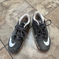 Youth Cleats Size 2Y