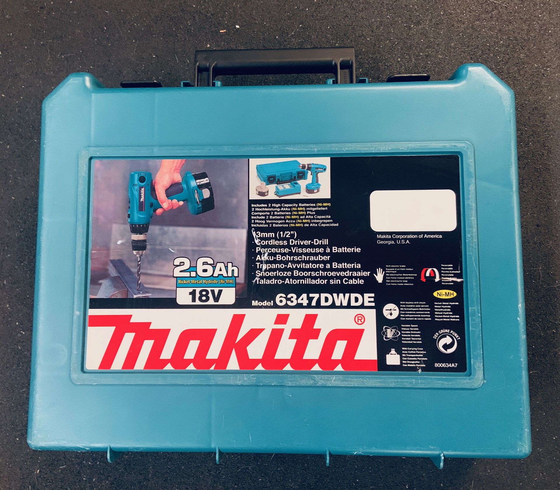 Makita 18v cordless drill and 2 batteries