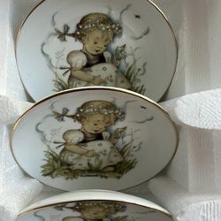 Vintage MJ Hummel Germany 1993 Child's Porcelain Tea Set in Box (V7890)