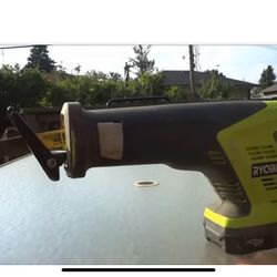 Ryobi Saw (FREE Blades)