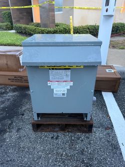 Square D 15 kVA Transformer, 480V to 240/120V Single Phase, Like New