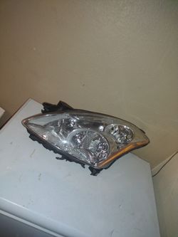 Headlight Of The Left/ Faro Izquierdo 