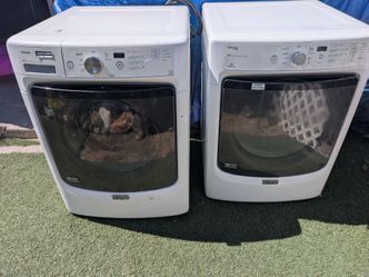 Maytag Maxima Front Load Washer & Gas Dryer Set - Excellent Condition