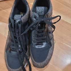 Women Michael Kors Sneakers