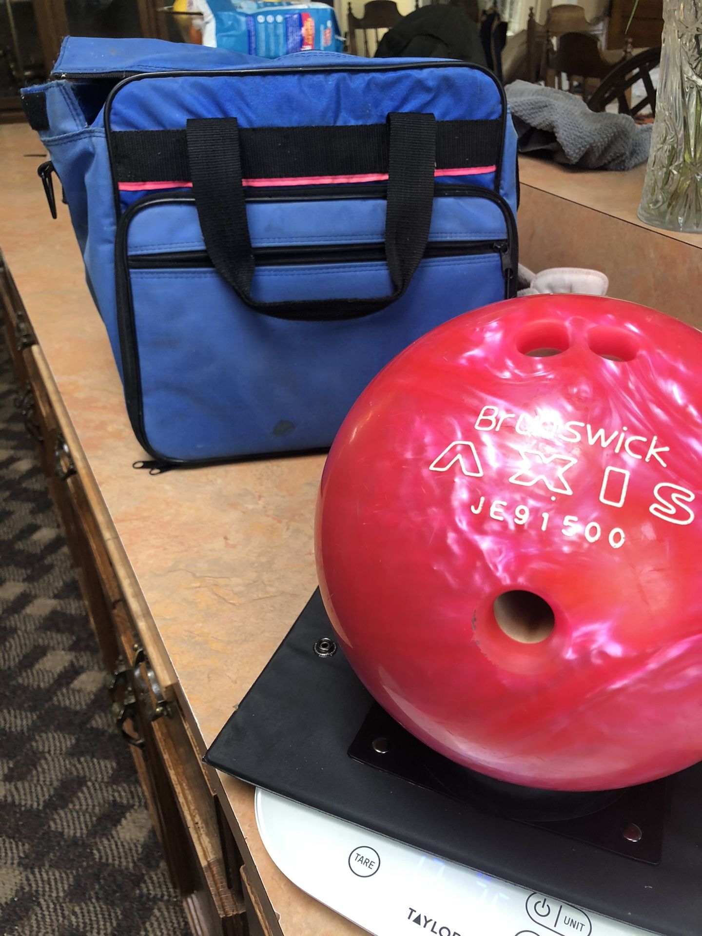 Bowling ball + bag (12 buy lbs)