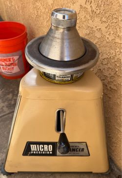 Micro M-60 Precision Wheel Balancer