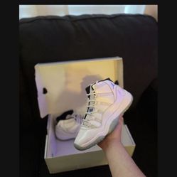 Jordan 11 Legend Blue 