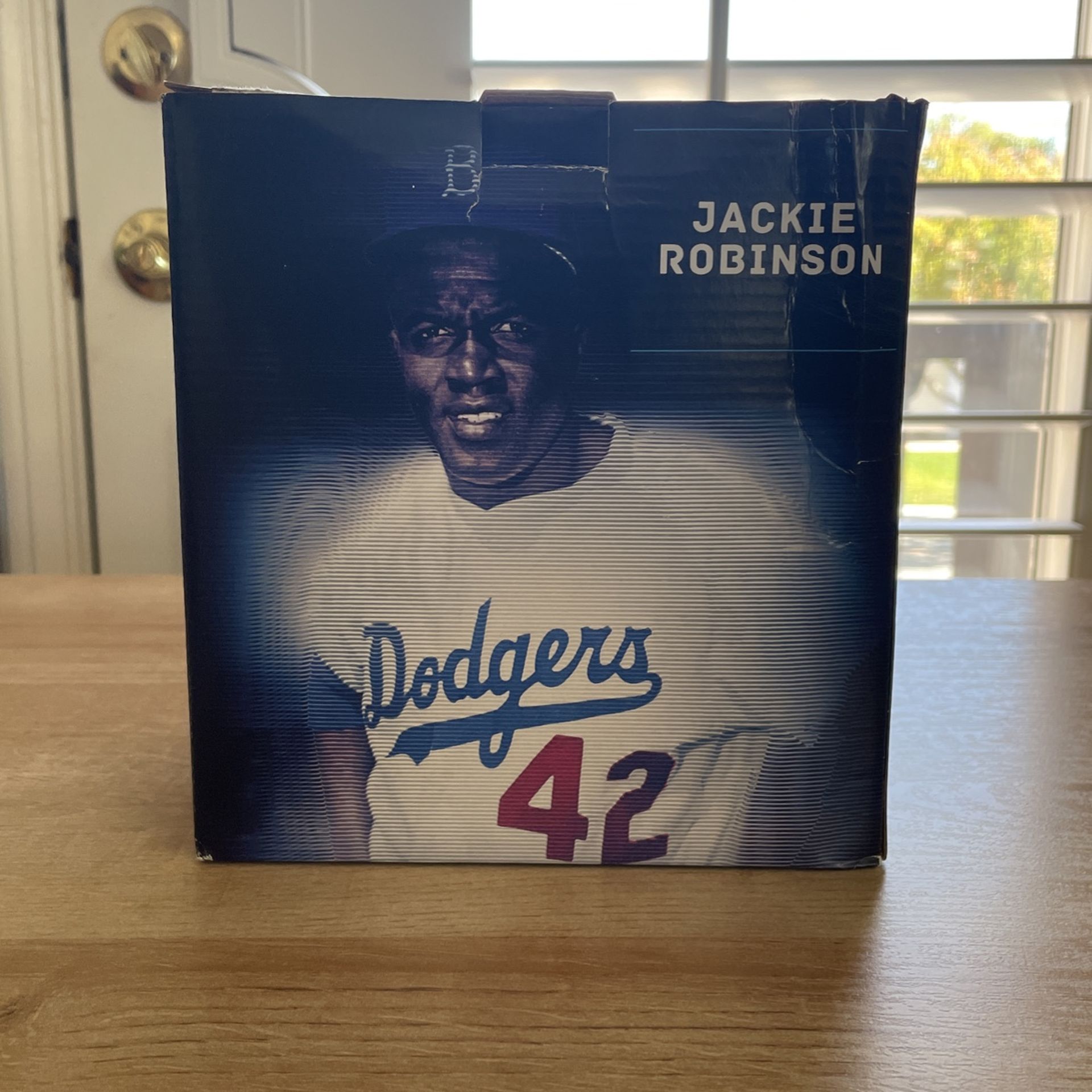 LA DODGERS REPLICA JACKIE ROBINSON STATUE- 2017 SGA