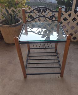 Beautiful Traditional-Style Accent Table