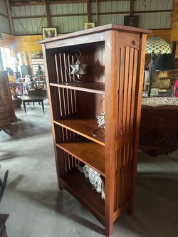 Solid sturdy wooden book shelf display shelf mission style
