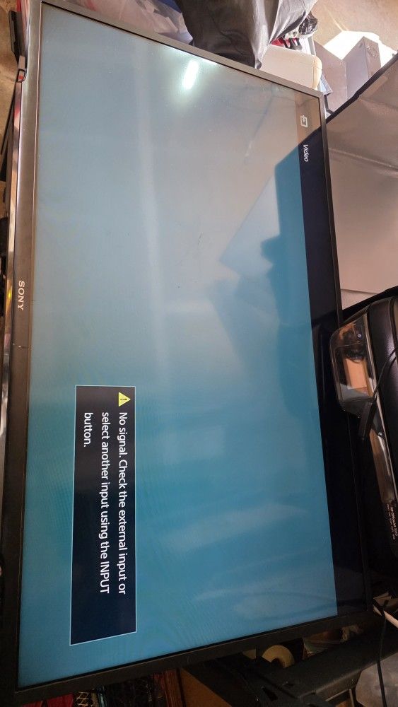 Sony 40-inch TV, no remote control, KDL-40W650D