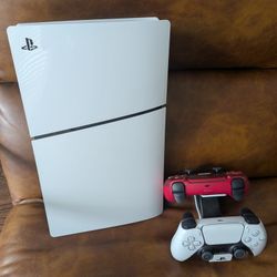 PS5 Digital 825GB, 2 Controllers (Like New)