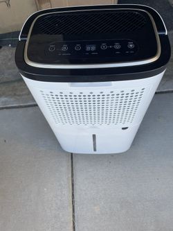 DEHUMIDIFIER MODEL CSJ-B6L-WT 