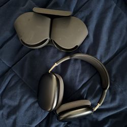 Midnight Blue Air Pod Pro Max USB C