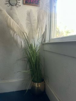 Faux Pampas Grass Plant in Gold Pot