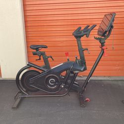 BowFlex - VeloCore Bike (16" Console) - Black