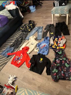 Kid boy clothes size 7 everything for 50 3 jeans 3 shorts 2 jackets 5 sweaters great deal