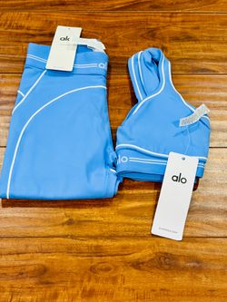 Alo Yoga heartthrob set new size Small medium and large available