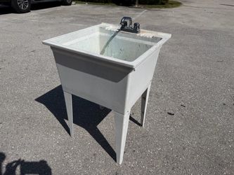 Plastic Utility Tub Garage Shop Work Sink w/ Faucet & Connection hoses! 24x25x33in