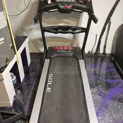 SOLE F80 Treadmill In great condition 