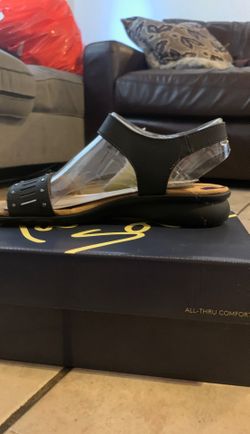 Women’s sandals