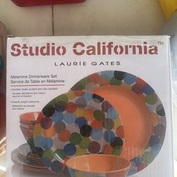 New Studio California Melamine Dinnerware Set – 12 Pieces (Colorful Party Set)