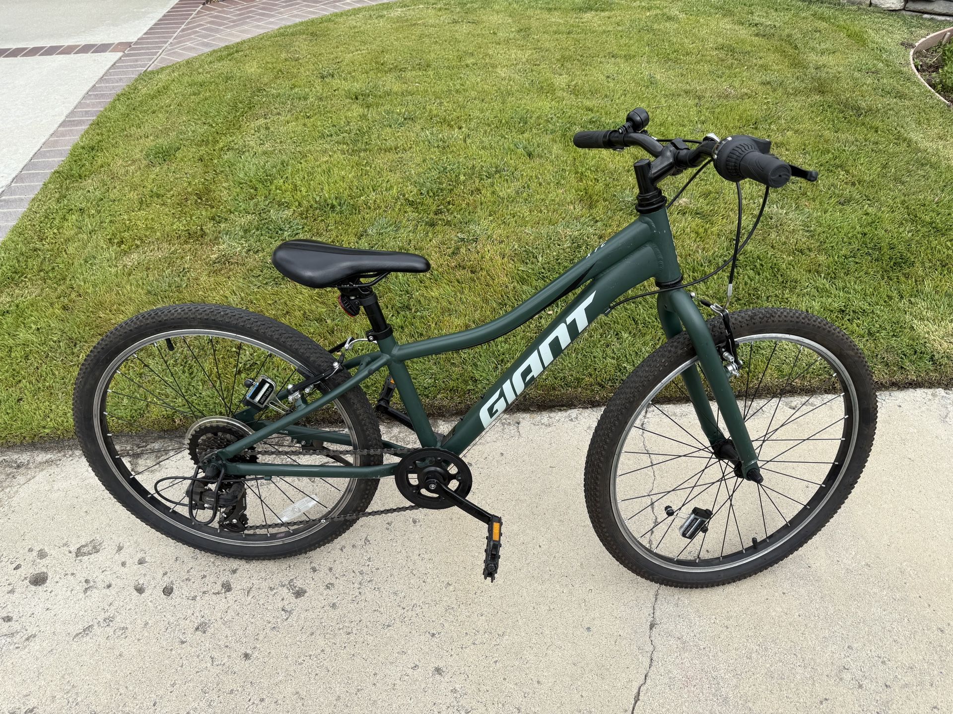 Giant XTC 24 Mountain Bike