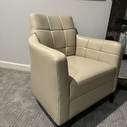 Beautiful Lounge Chairs 