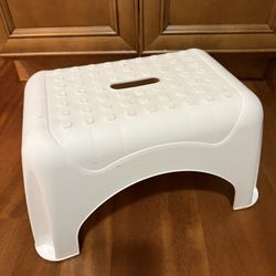 Step Stool - Plastic 