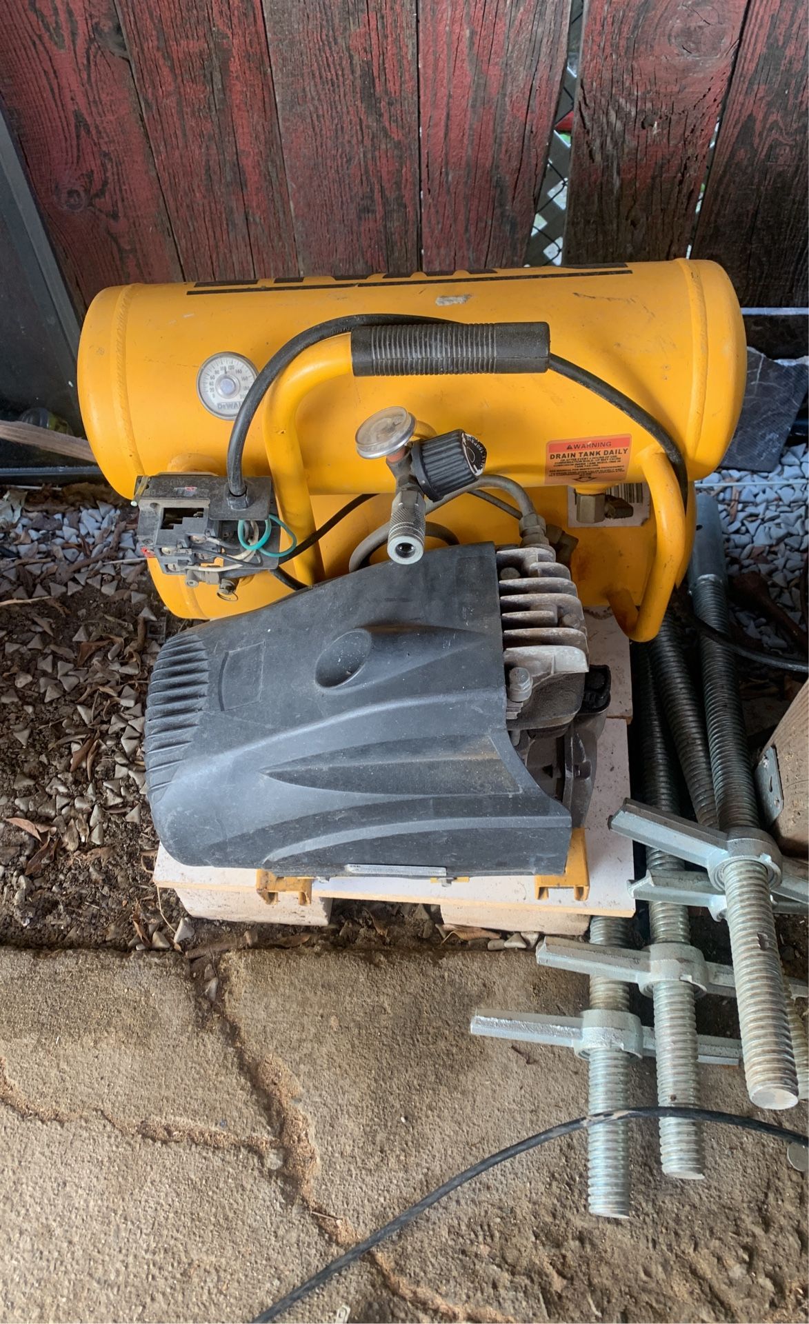 Dewalt Compressor