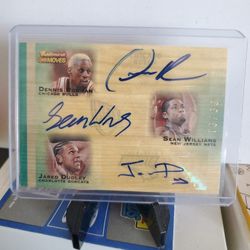 Bulls Dennis Rodman Certified Autograph Card