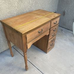 Vintage Solid Wood Desk / Singer Sewing Machine 