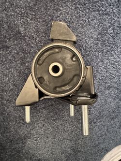 Toyota Corolla 98-02 Rear Engine Mount.(Pick Up Only)