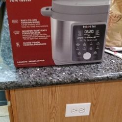 INSTANT POT DUO PLUS MULTI PRESSURE COOKER