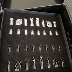 Poison Pawn Designer Complete Chess Set