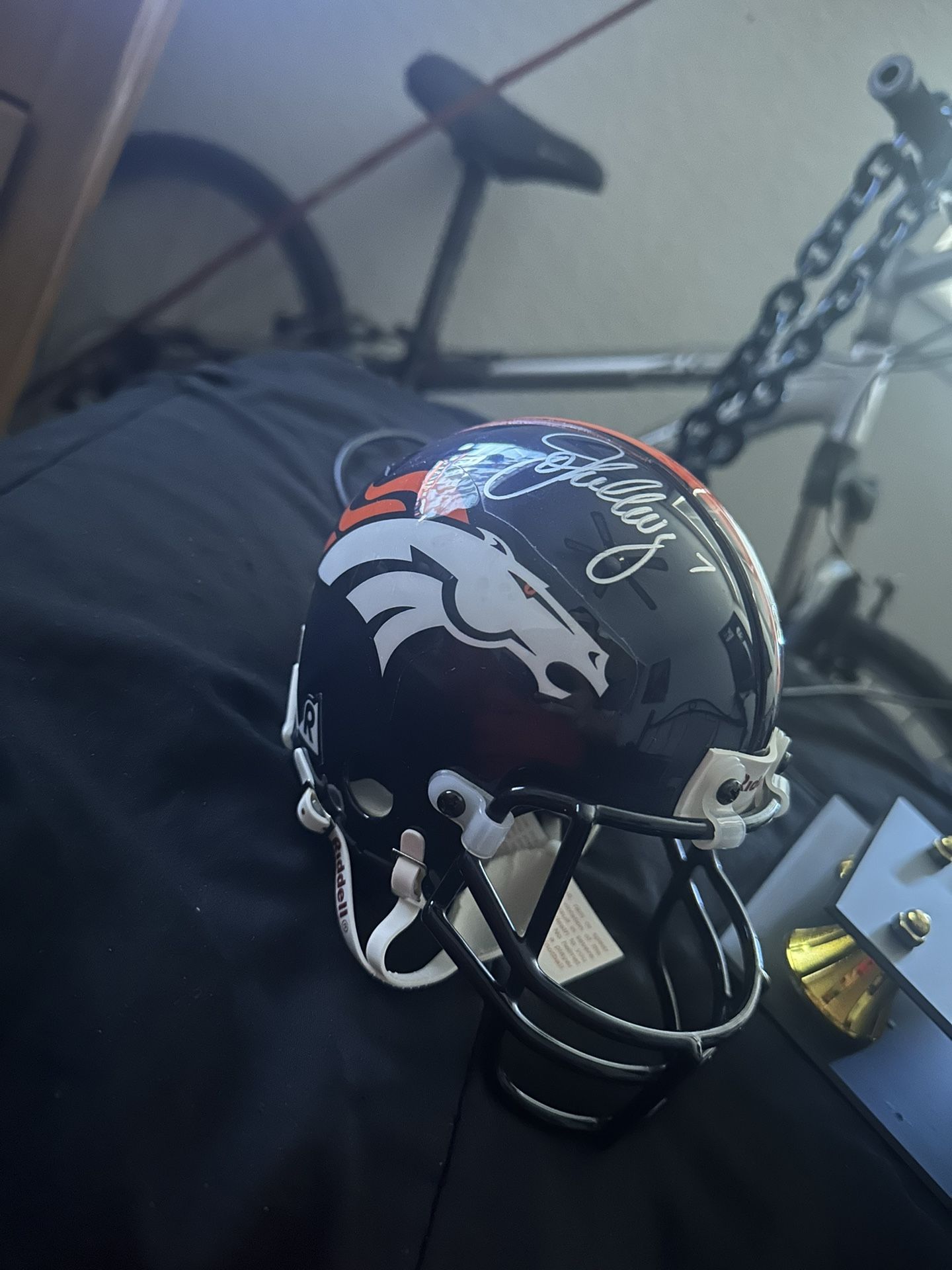 Broncos Mini Helmet John Elway 