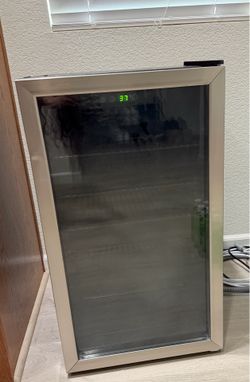 Beverage Refrigerator with Glass Door
