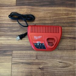 Milwaukee M12 Charger