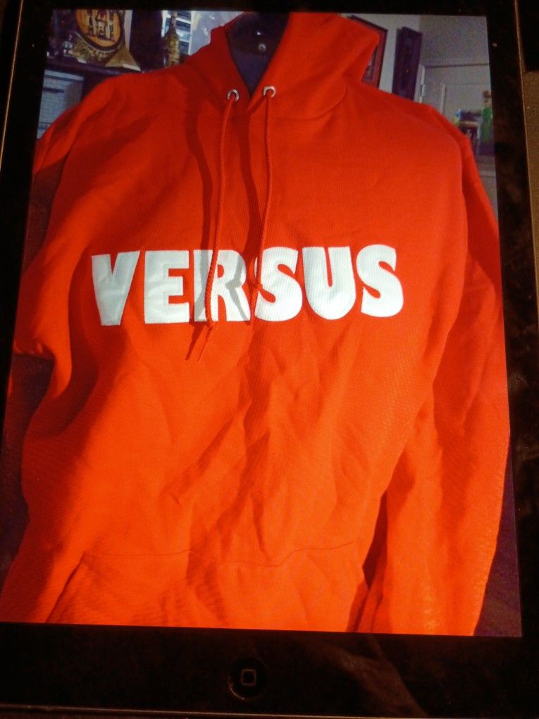 CHAMPION CLOTHING COMPANY STYLE  VERSUS HOODIE FLEECE