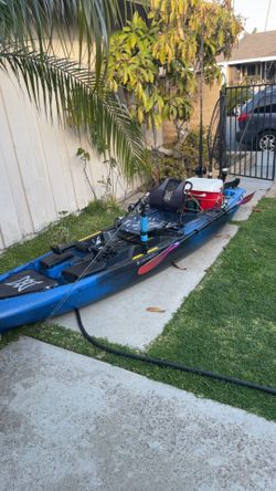Perception Pilot 12 pedal drive fishing kayak read description for specs and details