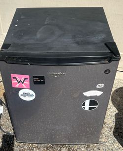 Mini Whirlpool fridge freezer 2.7 cu ft