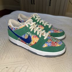 Nike Dunk Lows Foam Fingers 