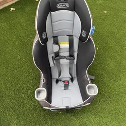 Graco Extend2Fit Convertible Car Seat