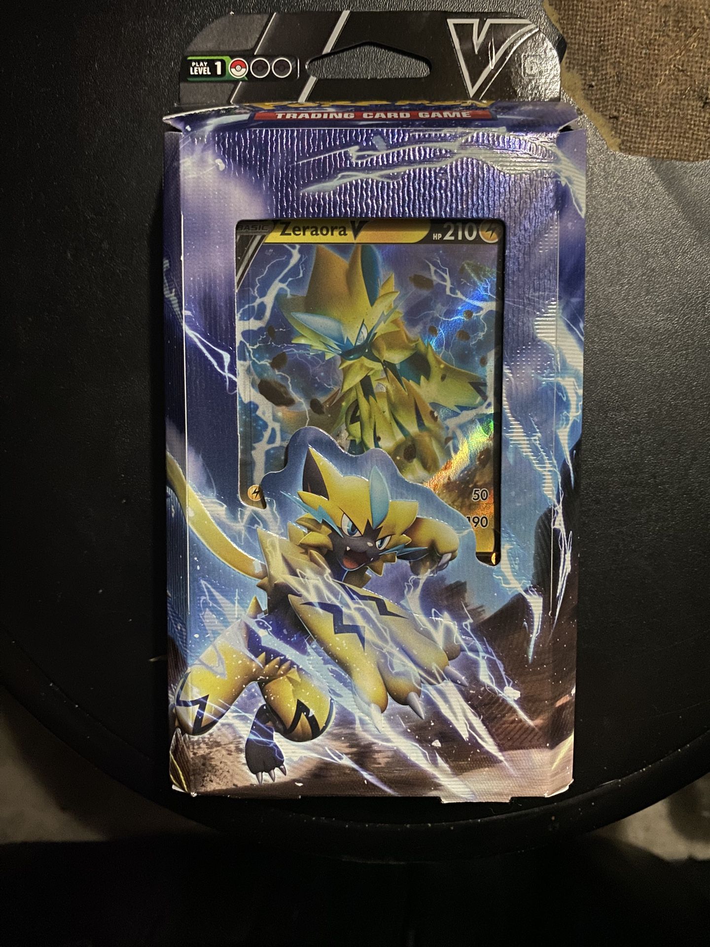 Pokémon Cards: V Battle Deck (Zeraora Edition)