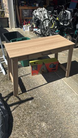 Small writing desk